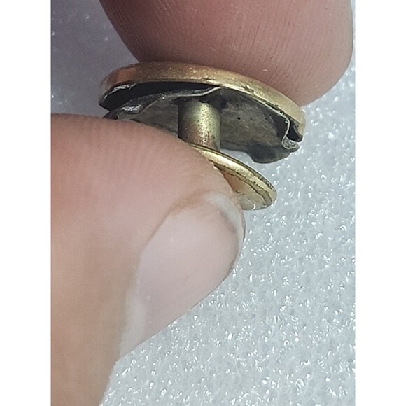 Vintage Brass Etched Floral Button – Textured Gold-Tone Metal ¾” - Picture 7 of 10